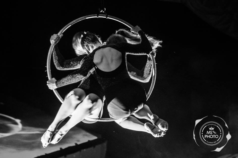 Aerial Hoop Double_DUO - Vzdušná akrobacia na kruhu_DUO